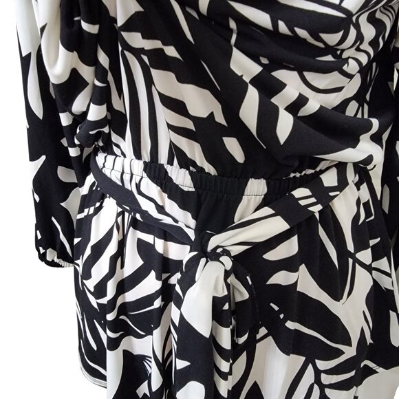 Girl With Curves Size XS White & Black Palm Leaf Pattern Knit Top, Belted - Picture 4 of 15
